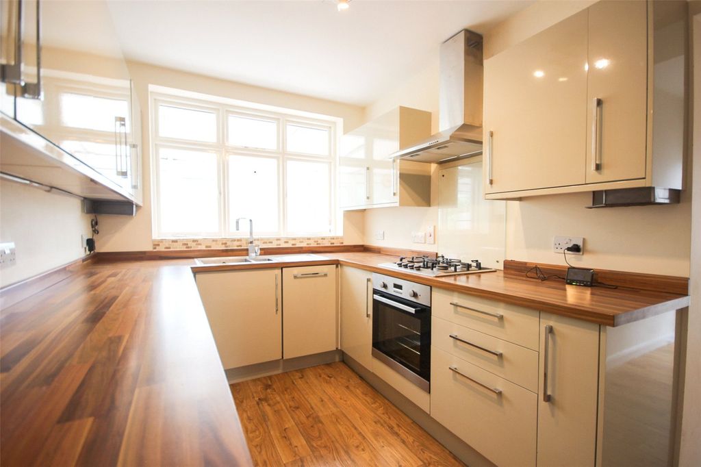 Property photo 3 of 18 Picture No. 05