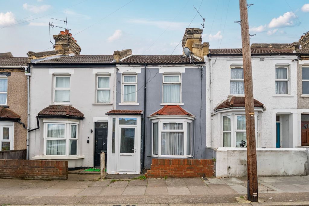 Property photo 1 of 20 External