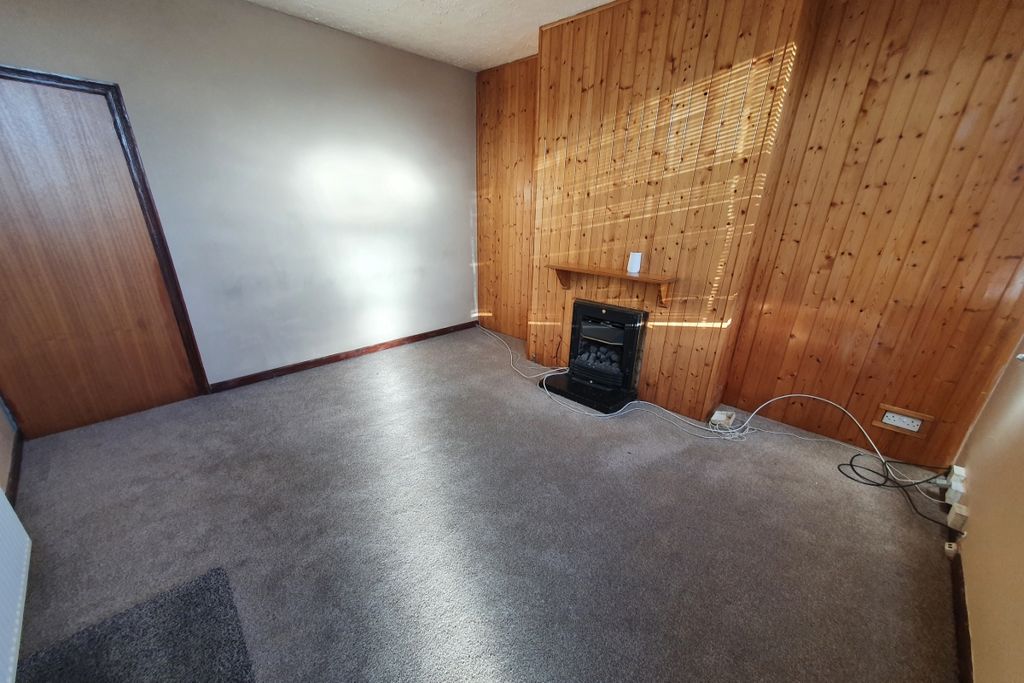 Property photo 2 of 9 Lounge