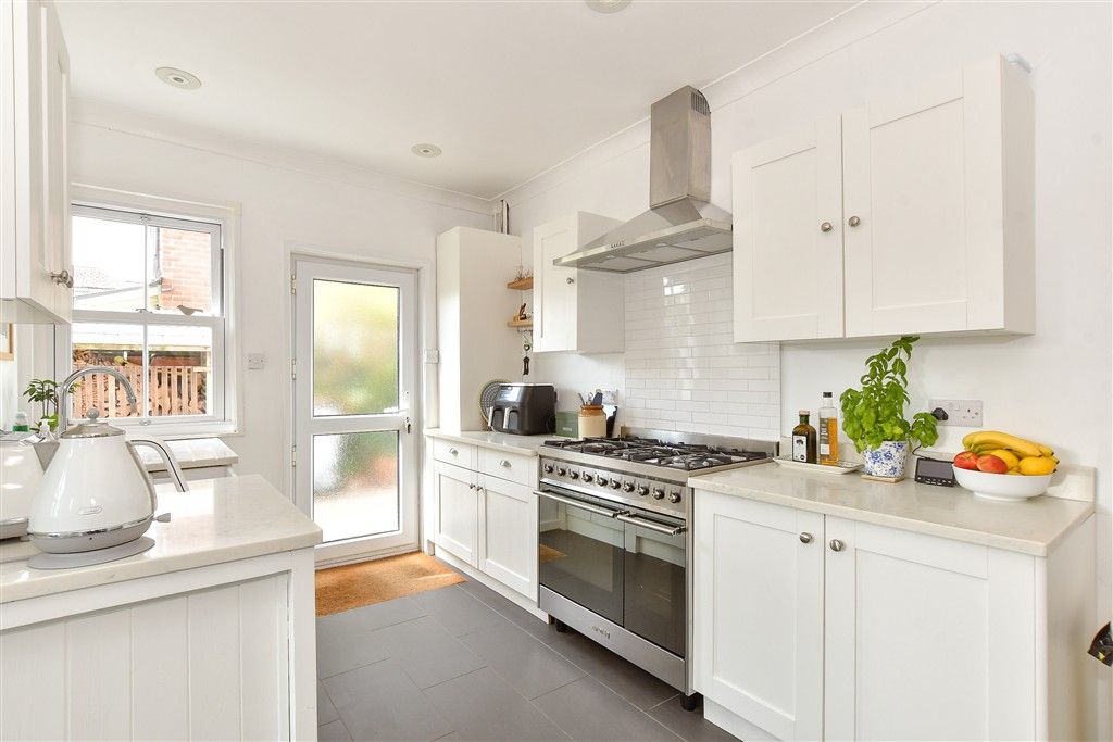 Property photo 3 of 13 Kitchen