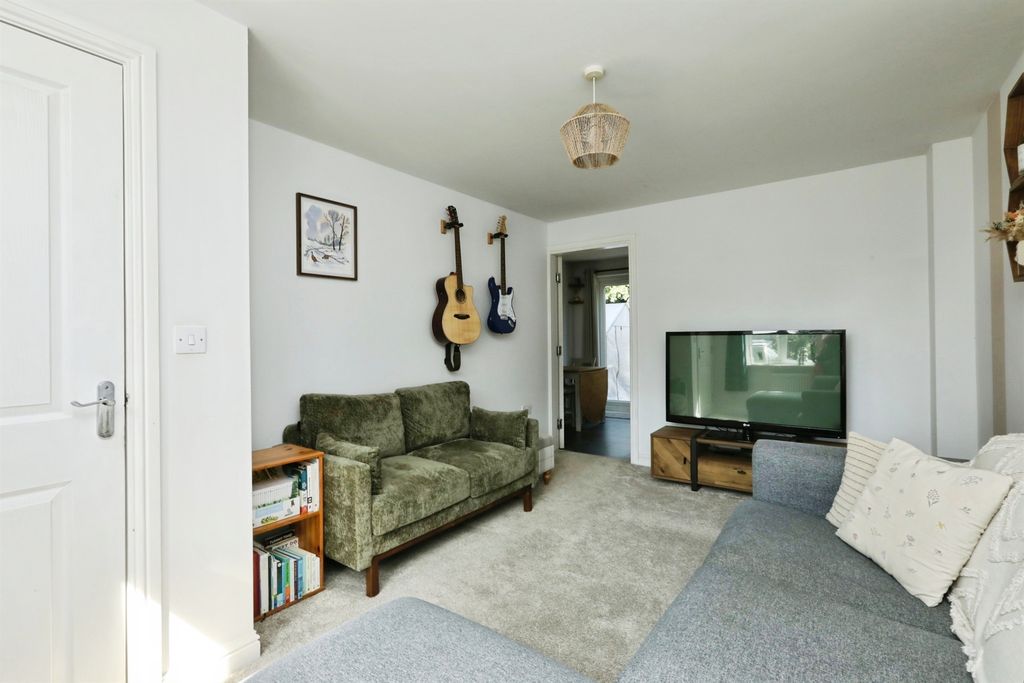 Property photo 3 of 17