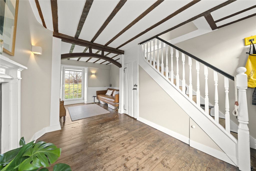 Property photo 2 of 23 Hallway