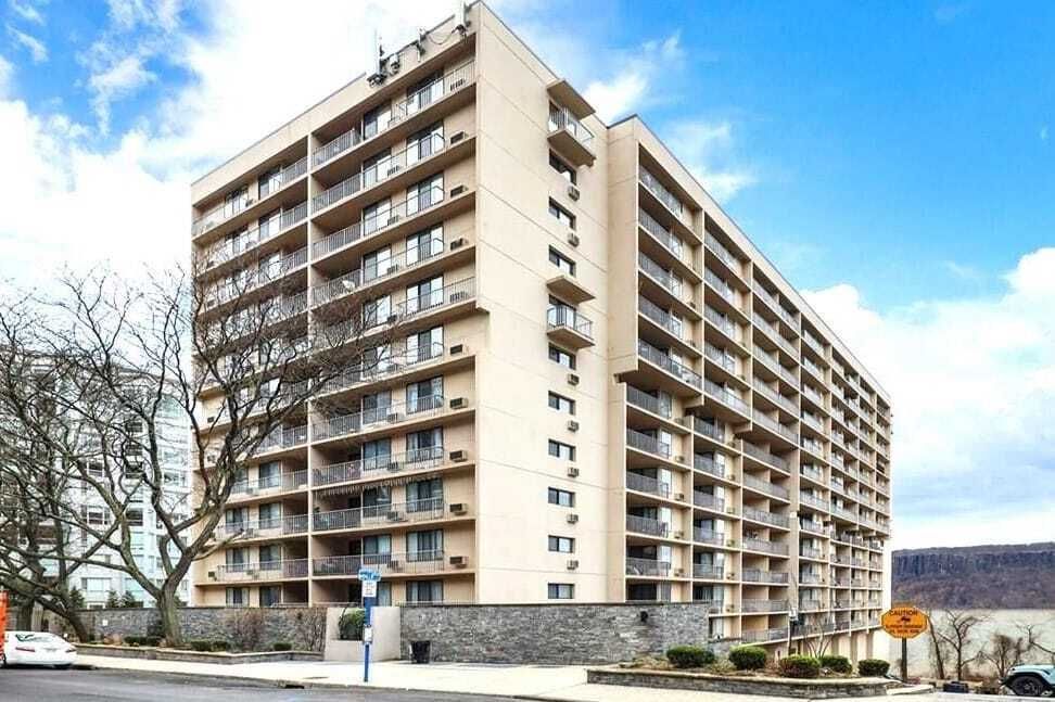 Property photo 1 of 30