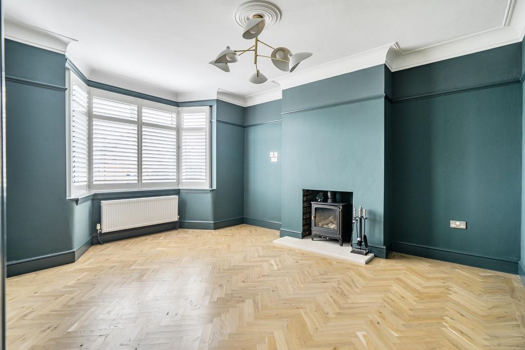 Property photo 2 of 31 Living Room.Jpg