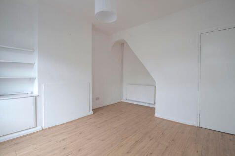 Property photo 1 of 9 2 Bedroom Terraced House