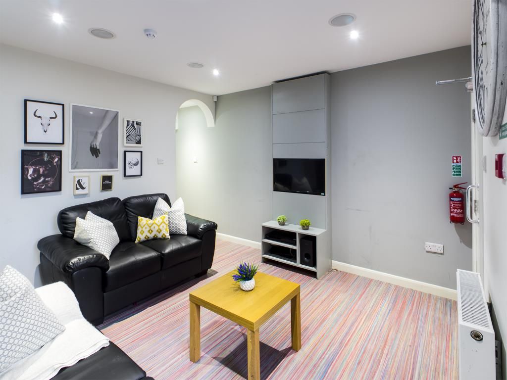 Property photo 1 of 6 Photo 0