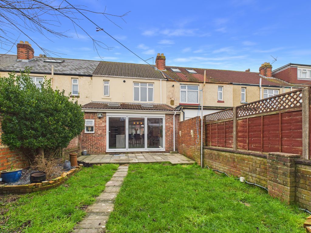 Property photo 2 of 39 Cam05068G0-Pr0064-Still035