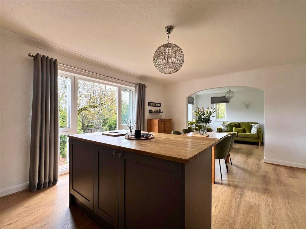 Property photo 3 of 25