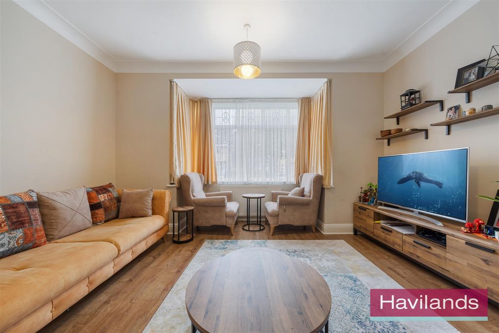 Property photo 3 of 21 Park Crescent-13.Jpg