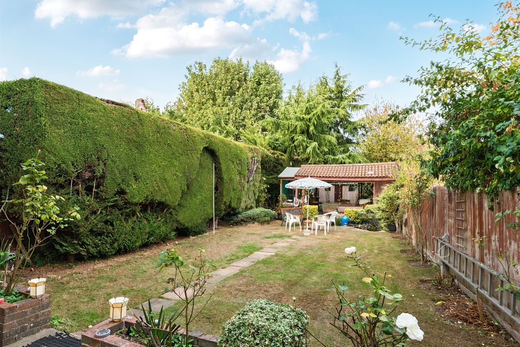 Property photo 2 of 16