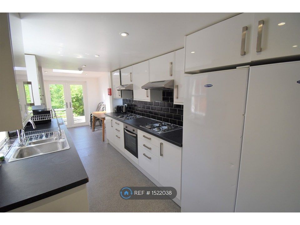 Property photo 3 of 15 Kitchen