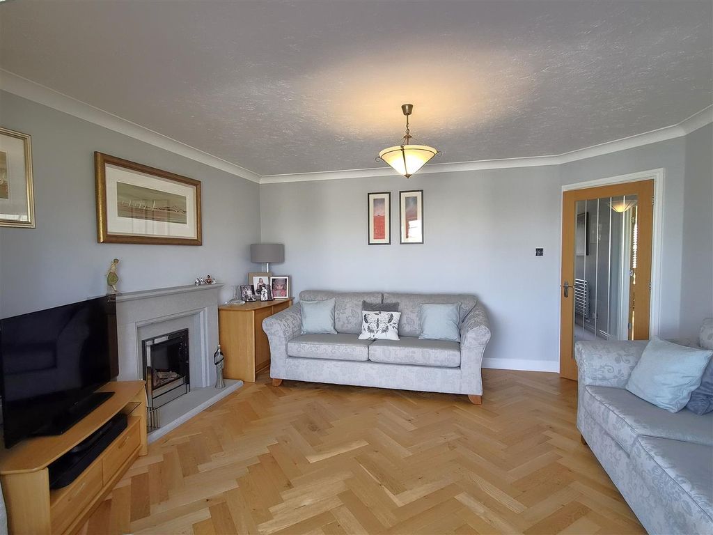 Property photo 2 of 27 Sitting Room