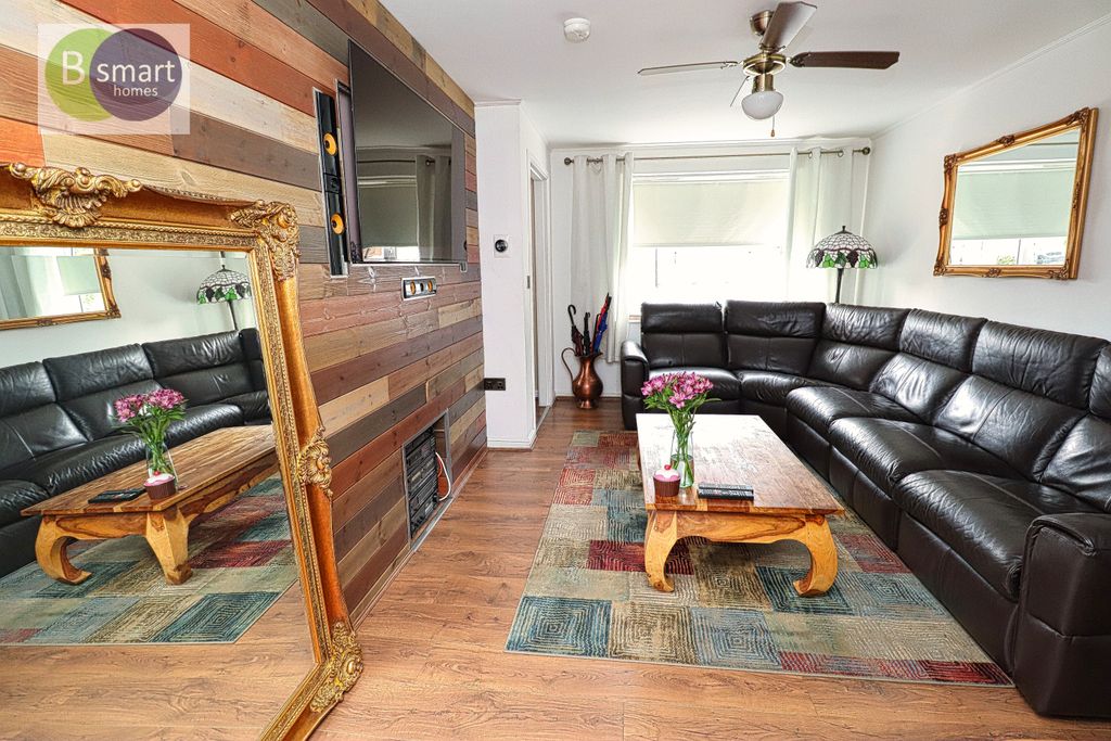 Property photo 3 of 17 Img_4919