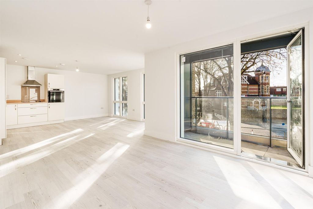 Property photo 3 of 16 Plot 9 Lindfield Place Final-13.Jpg