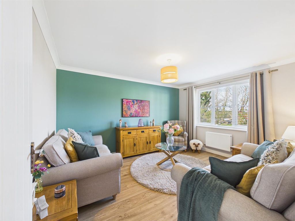 Property photo 3 of 27 Cam04045G0-Pr0074-Still001.Jpg