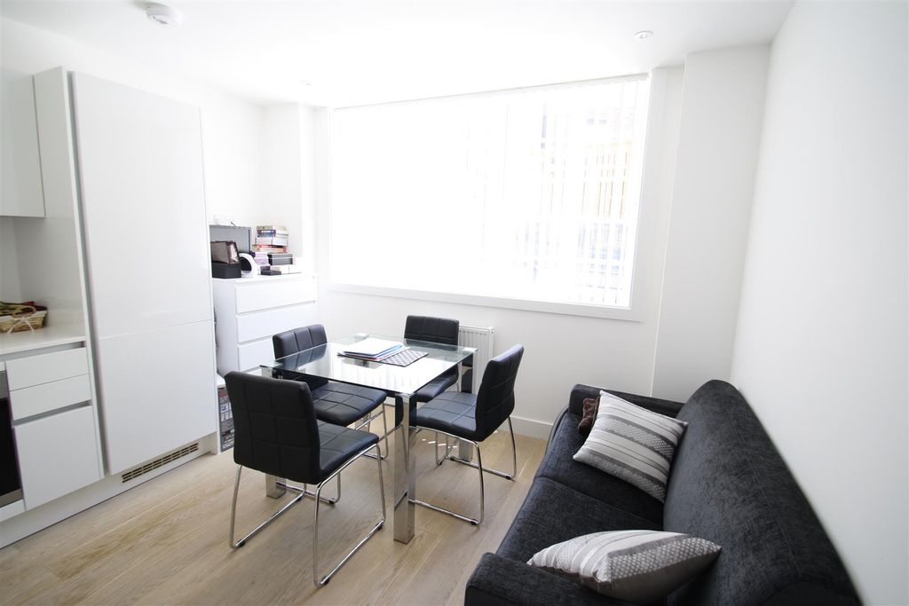 Property photo 1 of 10 Studio Suite