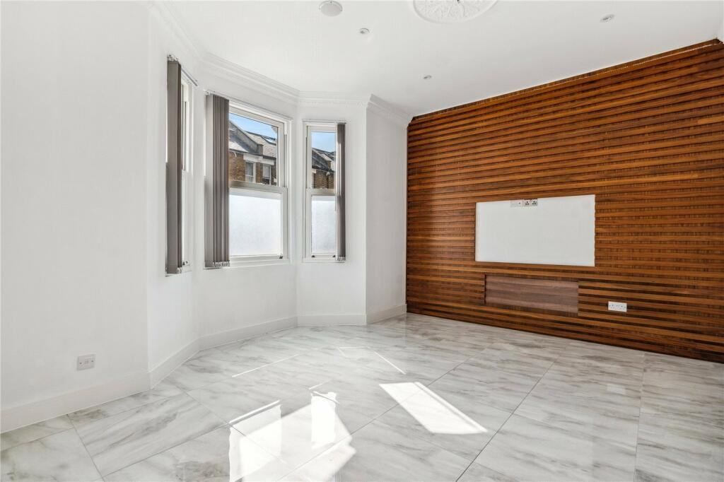 Property photo 3 of 17 Gallery