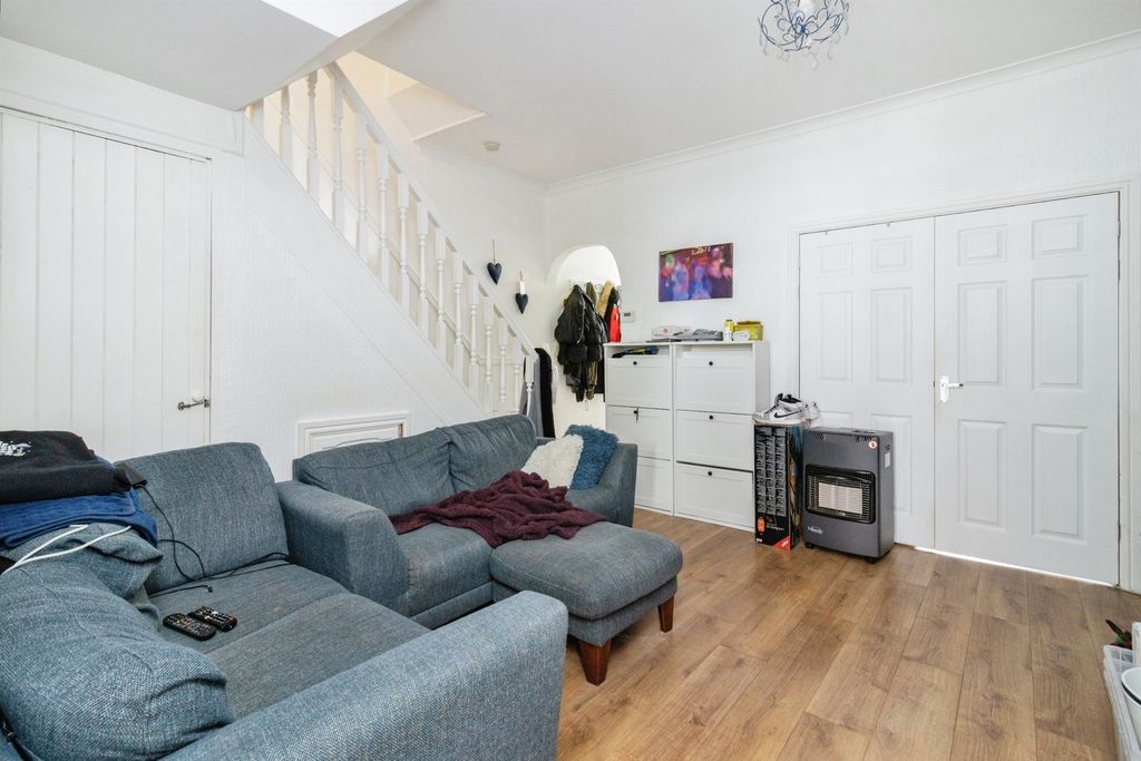 Property photo 2 of 16