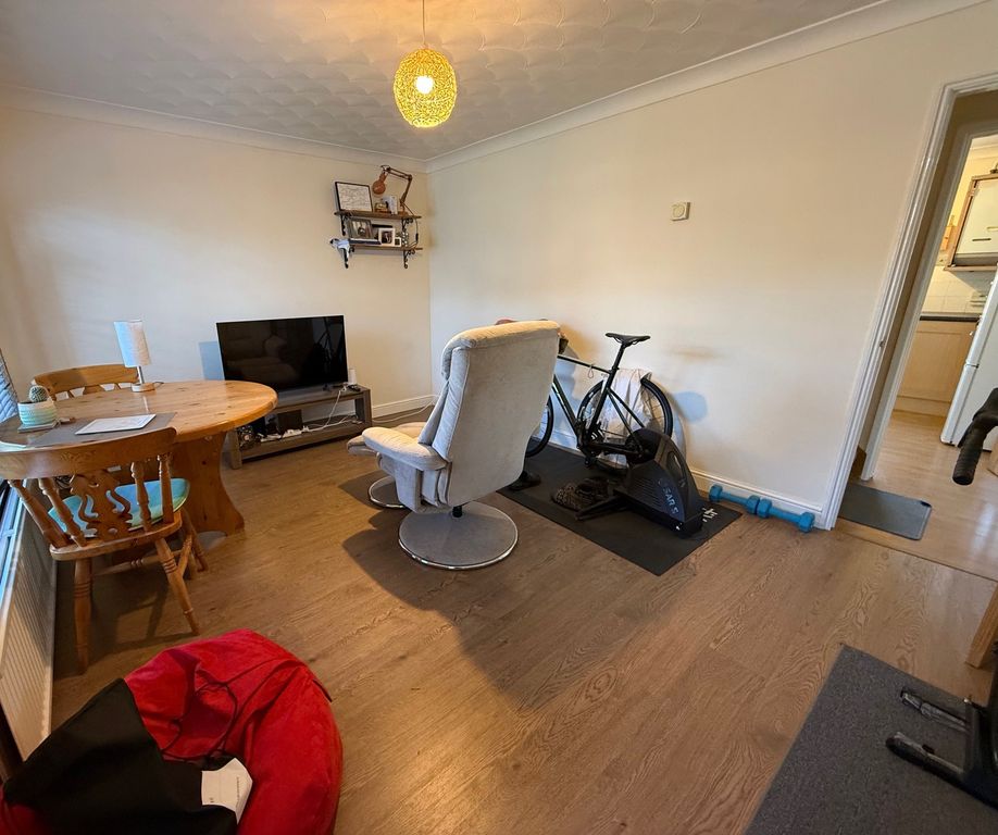 Property photo 3 of 9 Lounge