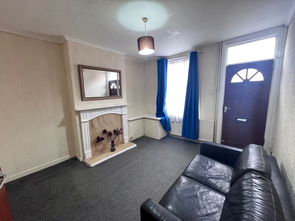 Property photo 2 of 12