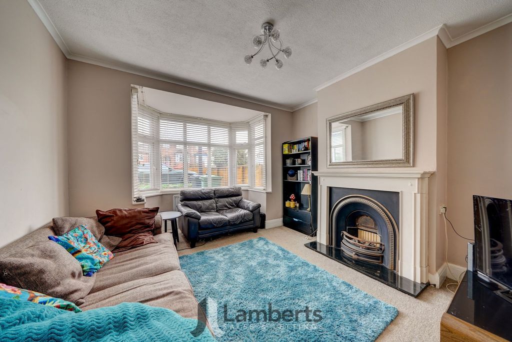 Property photo 2 of 24 Lounge