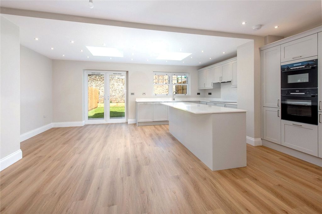 Property photo 3 of 25 Picture No. 06