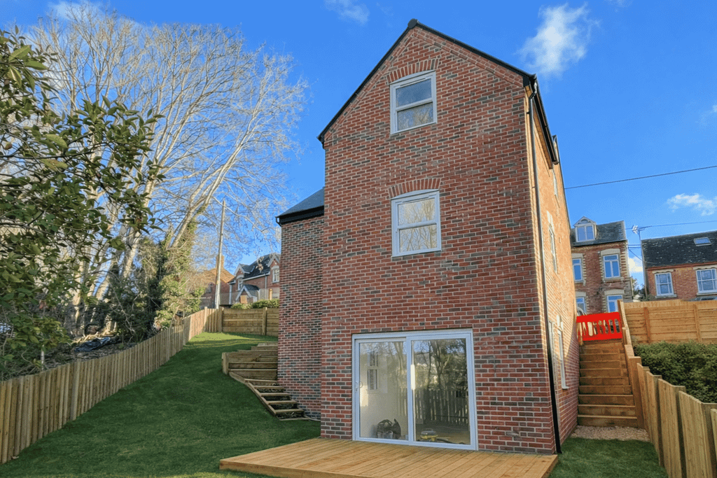 Property photo 1 of 16