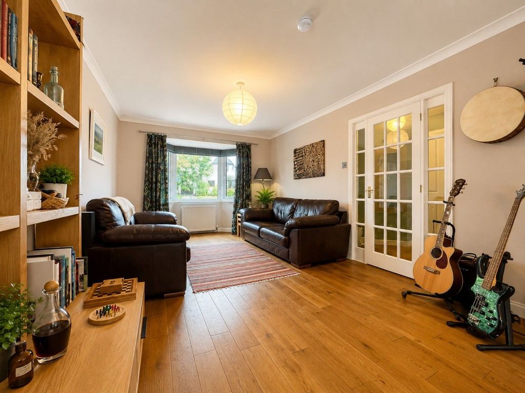 Property photo 2 of 33