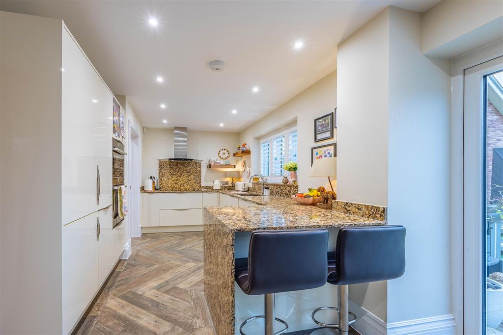 Property photo 2 of 29 Kitchen