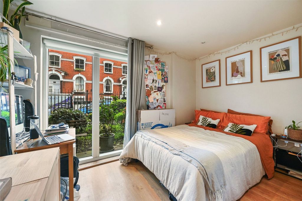 Property photo 3 of 12 Bedroom