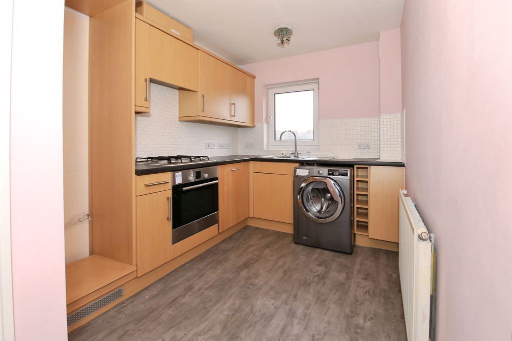 Property photo 2 of 20