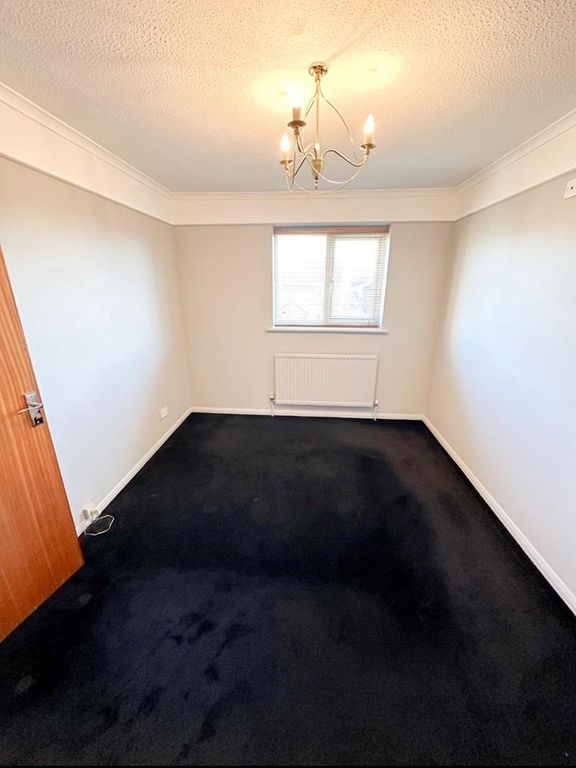 Property photo 1 of 8 O_1Hevdi02i1Avar0N11m71Qngkvb9.Jpg
