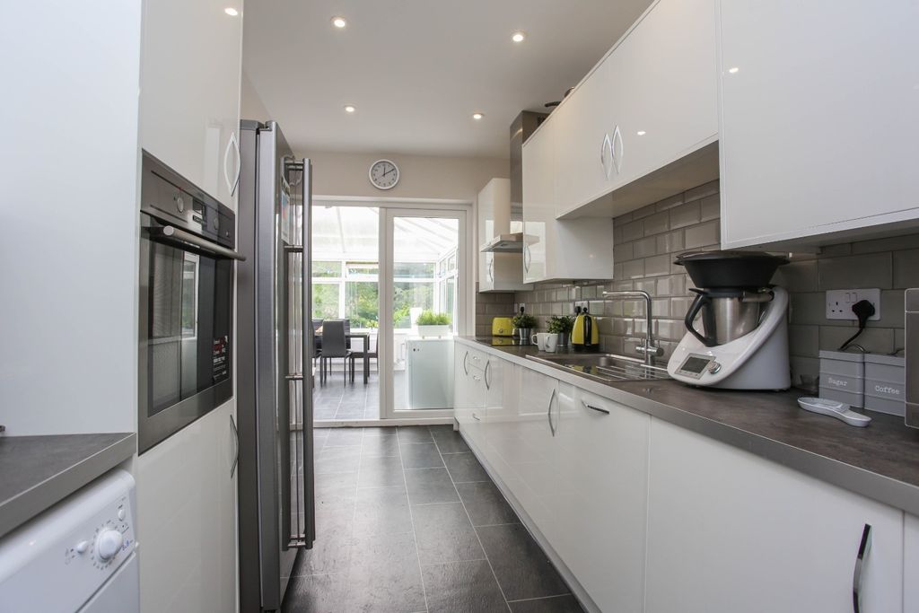 Property photo 3 of 8 4686462