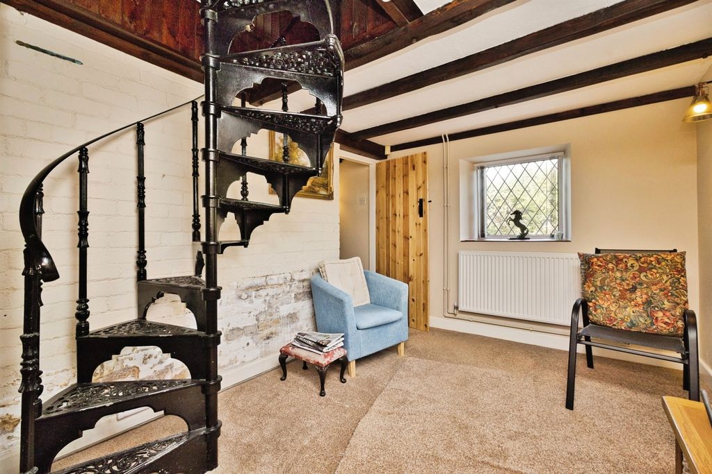 Property photo 3 of 18