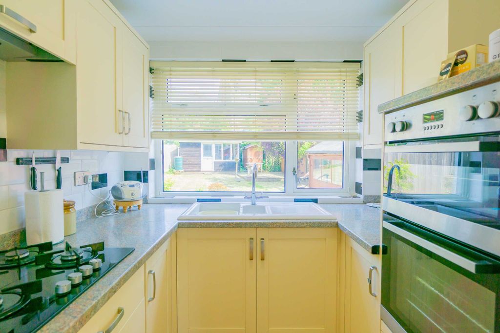 Property photo 2 of 22