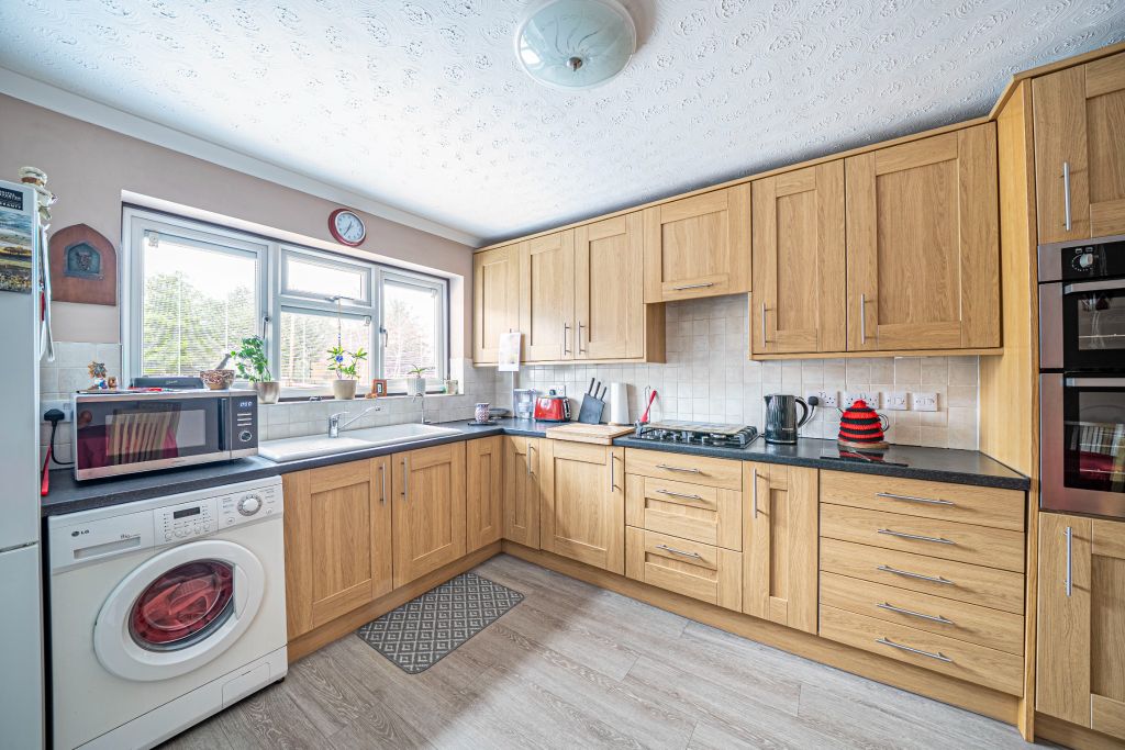 Property photo 3 of 21