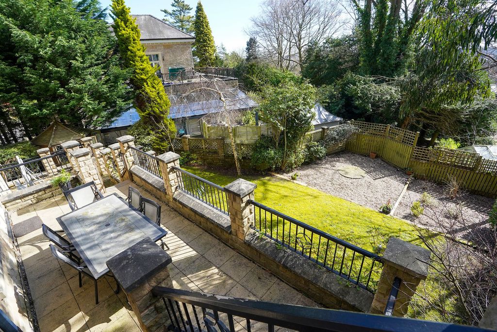 Property photo 3 of 28