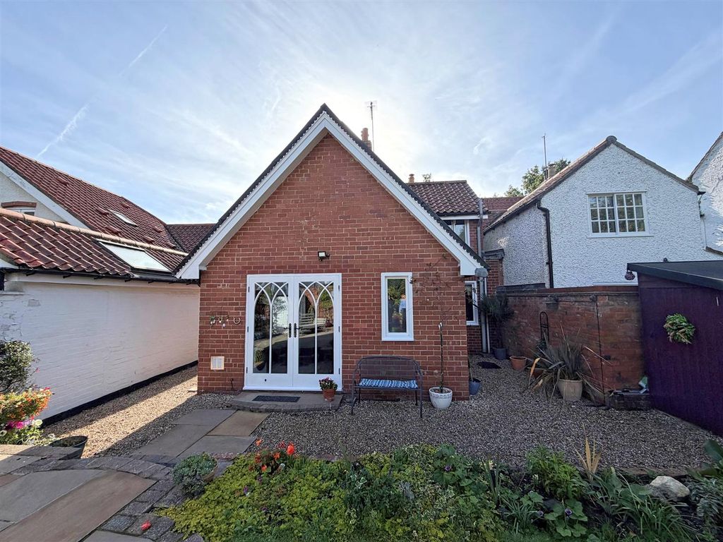 Property photo 3 of 41