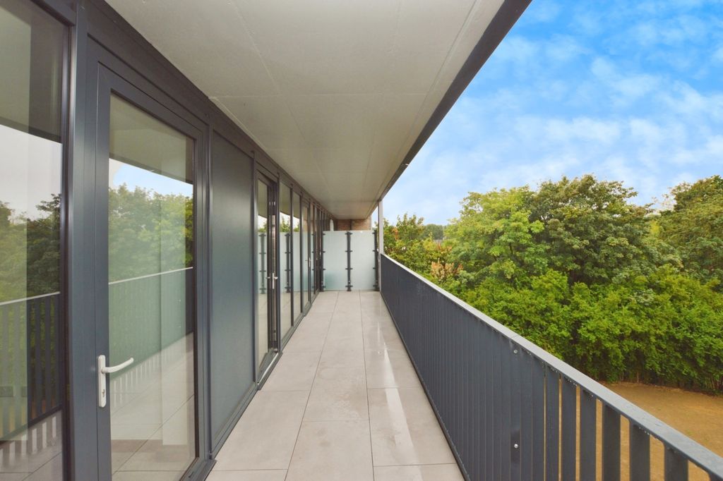 Property photo 1 of 13 Balcony
