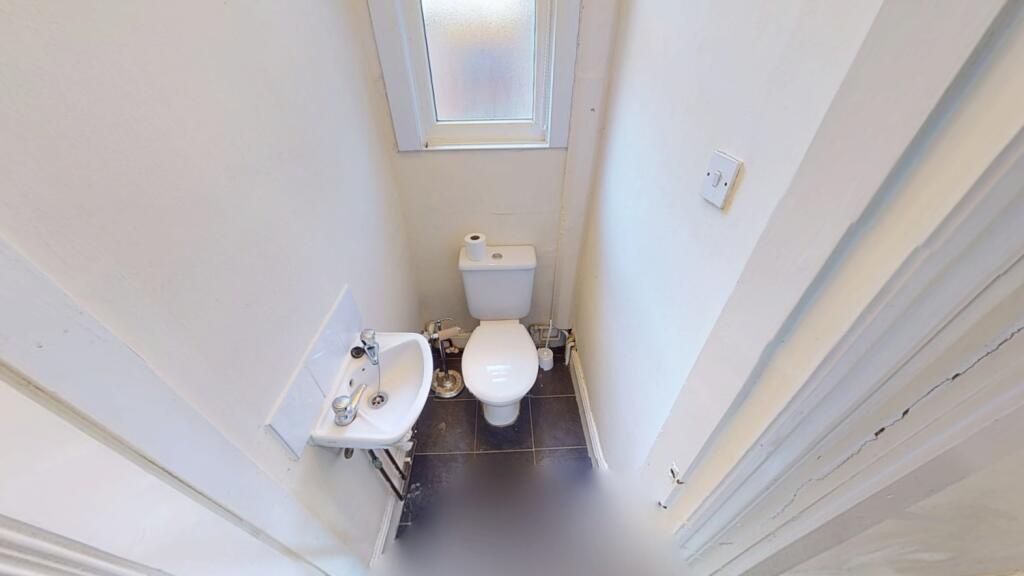 Property photo 1 of 11 A Clean And Well-Maintained Small Toilet Space Wit...