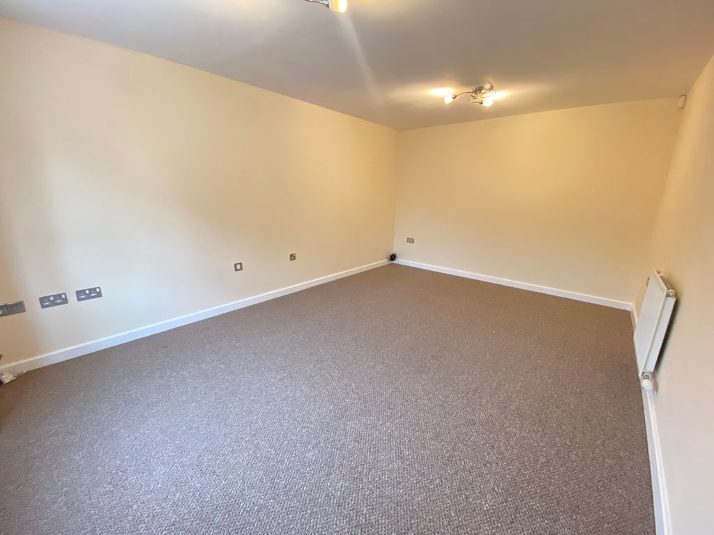 Property photo 2 of 31