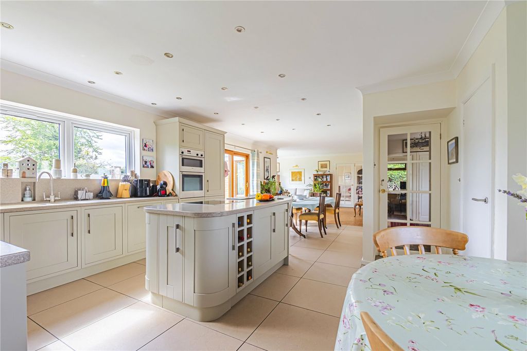 Property photo 2 of 52 Picture No. 22