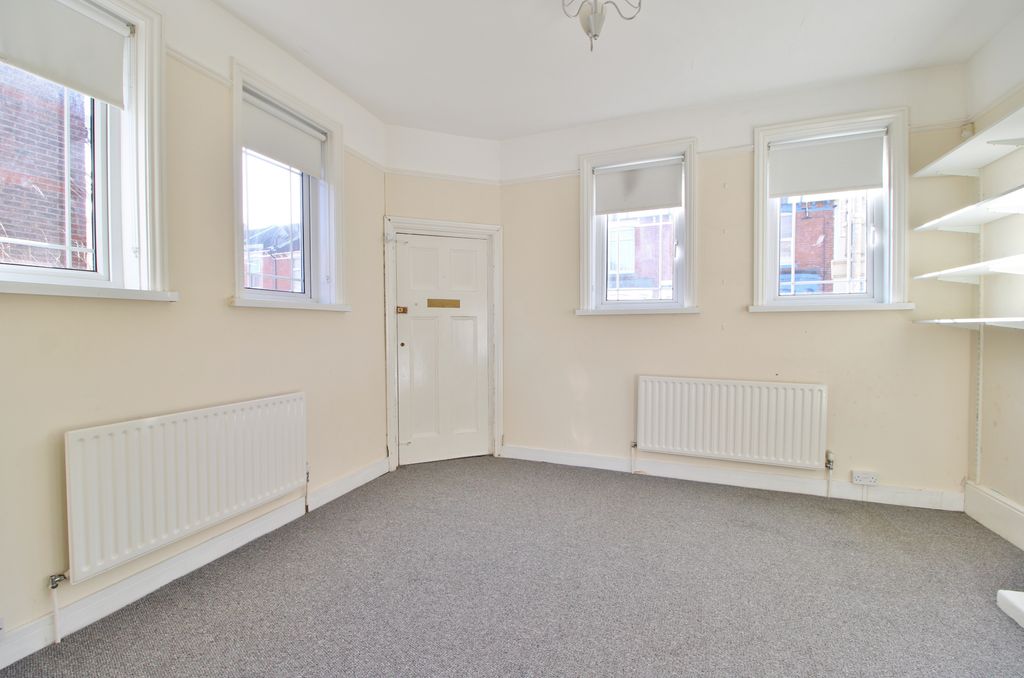 Property photo 2 of 23