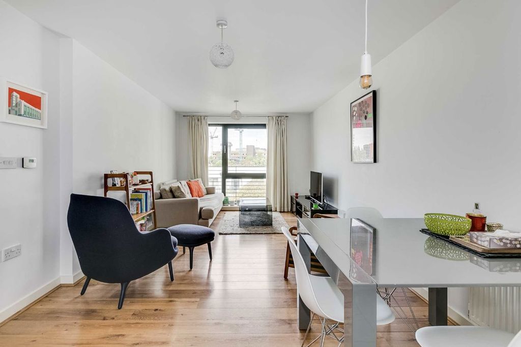 Property photo 2 of 6