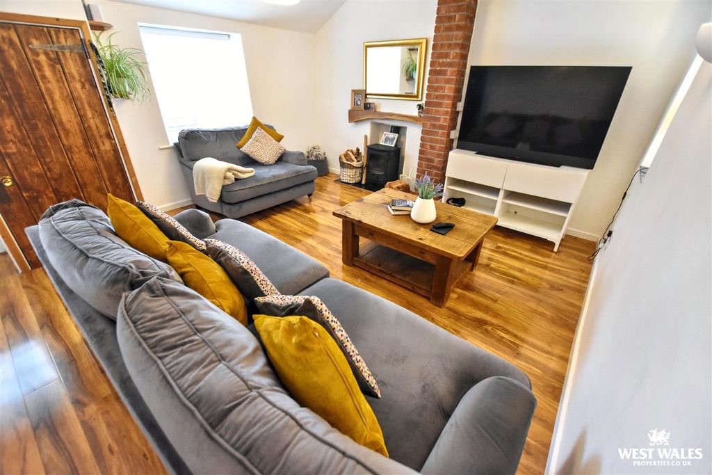 Property photo 2 of 32 1 (25).Jpg