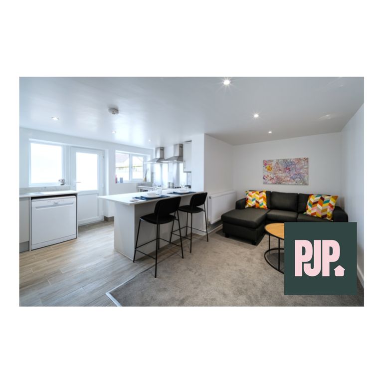 Property photo 1 of 7 A Spacious And Inviting Large Modern Living Room P...