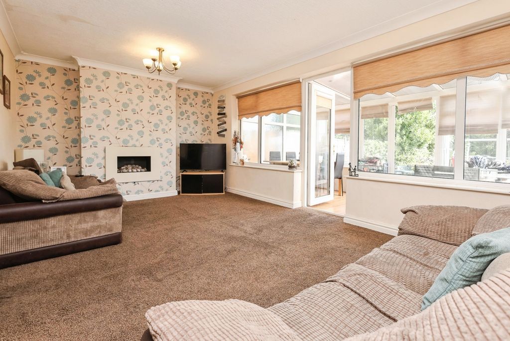 Property photo 2 of 18 Pbox-Img.Jpg