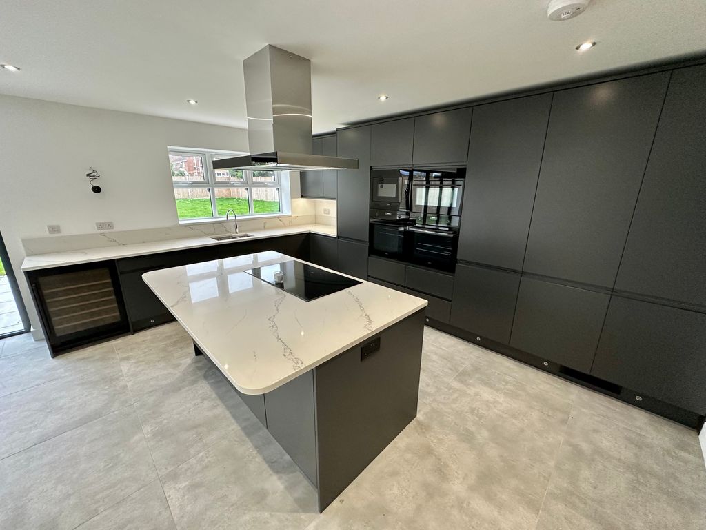 Property photo 1 of 40 Img_6976