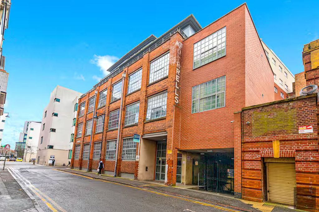 Property photo 1 of 7 Outside