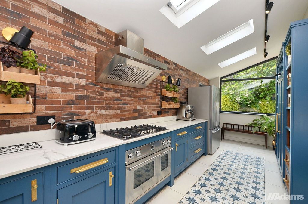 Property photo 1 of 31